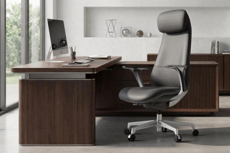 Problèmes courants des fauteuils de bureau de direction en cuir (et comment les modèles faits main les résolvent)