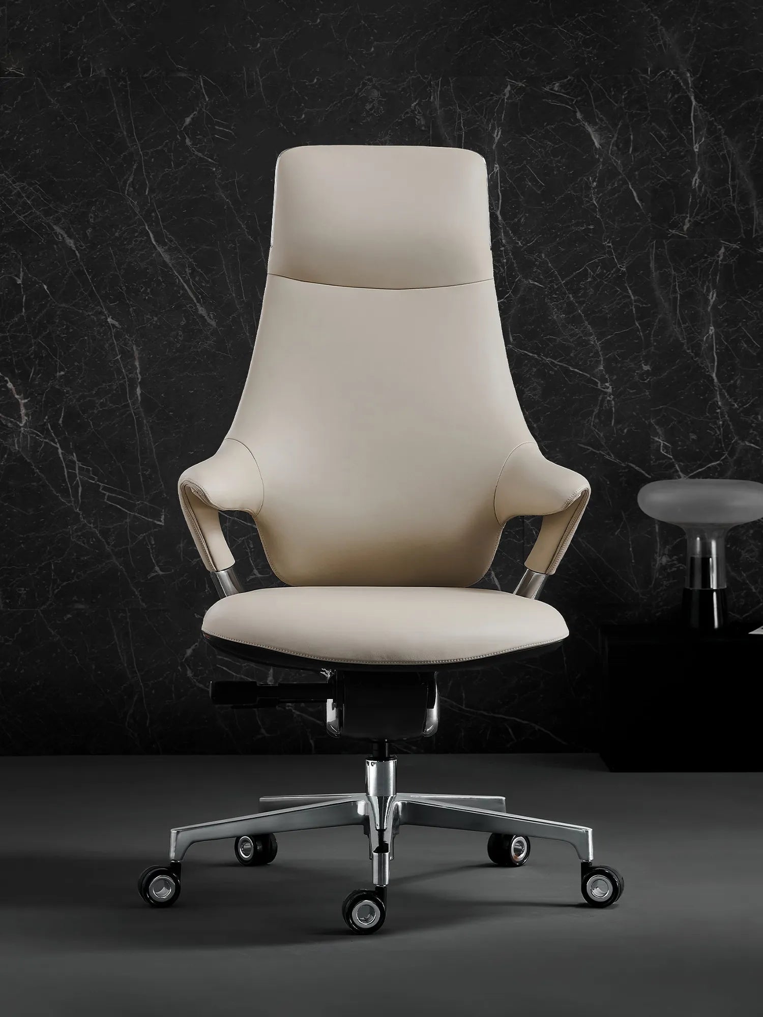 Nigel Chaise en Cuir Premium avec Assise Confortable